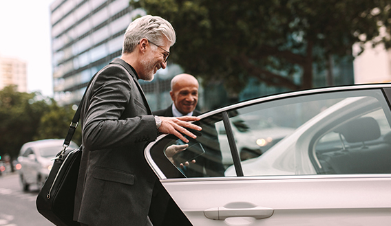 Discover Crewe by taxi